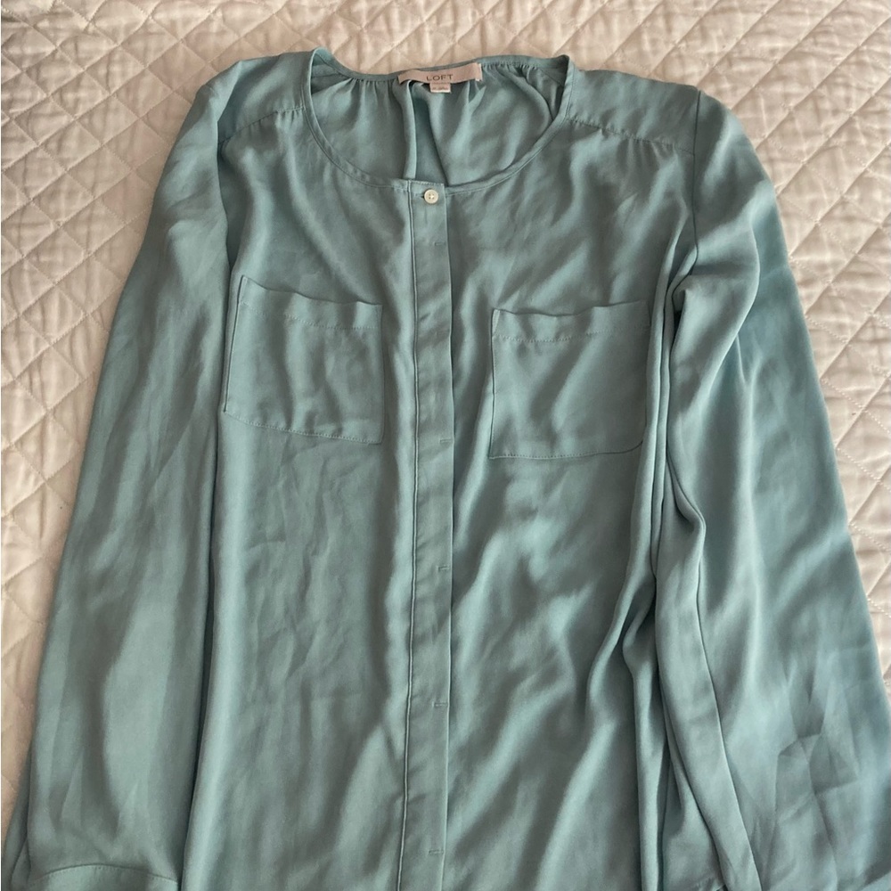 Teal Loft Brand shirt,
Women’s size medium